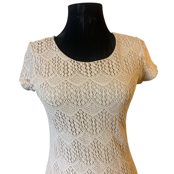 DE Collection Nude Short Sleeve Knit Dress - Picture 3 of 14